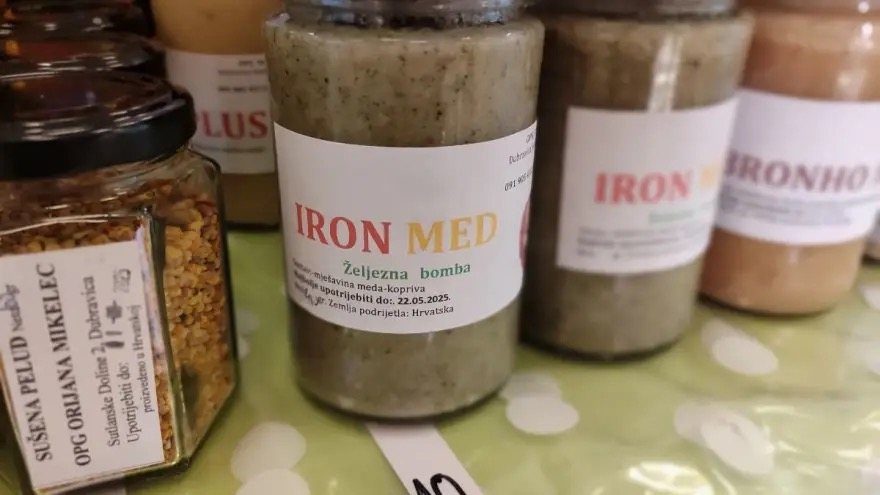 Staklenke Iron meda, Bronho miksa i sušene peludi